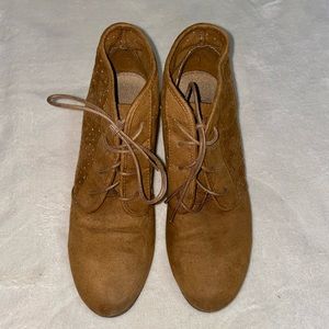 Brown boots 🤎